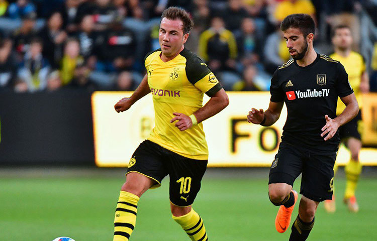 মারিও গটজে : গতবার জার্মানির ফাইনালের হিরো এবারে দলেই জায়গা পাননি। চোট এবং অফ ফর্মে প্রায় গোটা মৌসুমটাই কেটেছে গটজের। তাকে জার্মানির প্রাথমিক দলেই রাখেননি লো।