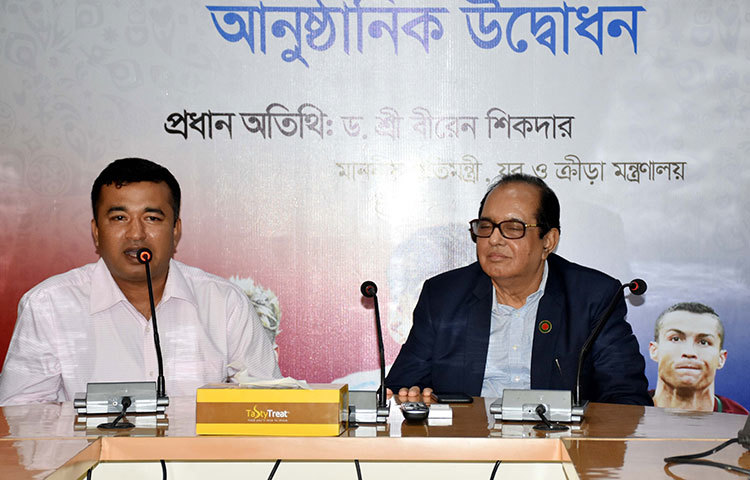 ‘বিশ্বকাপের মাতাল হাওয়া’র উদ্বোধনী অনুষ্ঠানে বক্তব্য রাখছেন জাগো নিউজের প্রধান বার্তা সম্পাদক মহিউদ্দিন সরকার। ছবি : বিপ্লব দিক্ষিৎ