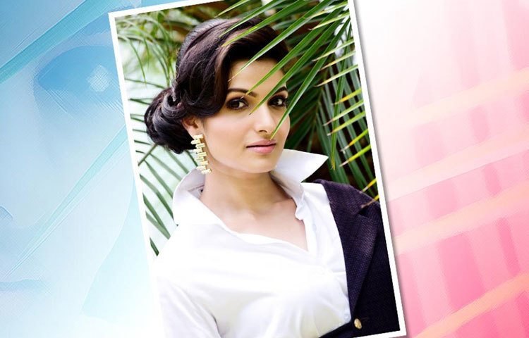 তন্বী তনুশ্রী। তার এই পোশাক সামাজিক মাধ্যমে ঝড় তুলেছে।