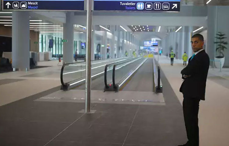 তুরস্কের আতার্তুক বিমানবন্দরে যাত্রীবাহী বিমান ওঠানামা বন্ধ করে দেওয়া হবে বলে জানা যাচ্ছে। ইস্তামবুল বিমানবন্দরটিই হবে সে দেশের সবচেয়ে ব্যস্ততম বিমানবন্দর।