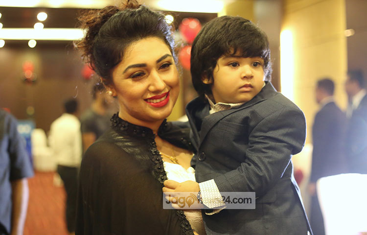 দুই বছর পূর্ণ করলো জয়। এই দিনে শাকিব ও অপু দুজনই আলাদাভাবে দিনটি উদযাপন করেছেন। ছবি : মাহবুব আলম