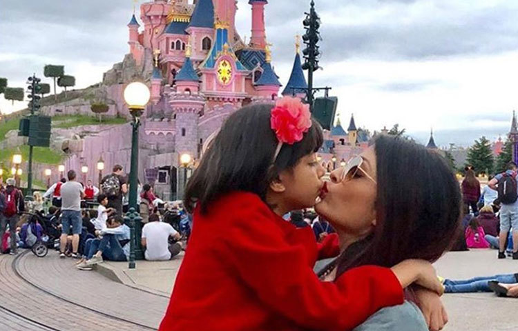 মেয়ের জন্য নাকি অভিষেক-ঐশ্বর্য দুবাইতে একটি ‘হলিডে ভিলা’ কিনেছেন।