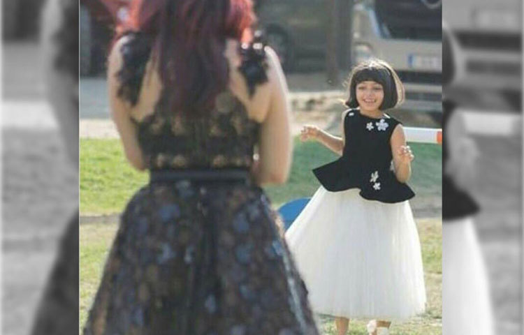 মায়ের ইনস্টাগ্রাম জুড়ে আরাধ্যার ছবি।