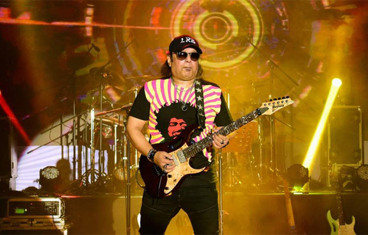 তার বর্ণাঢ্য সংগীত জীবনে ‘রক্তগোলাপ’, ‘ময়না’, ‘কষ্ট’, ‘সময়’, ‘একা’, ‘প্রেম তুমি কি’, ‘দুটি মন’, ‘কাফেলা’, ‘রিমঝিম বৃষ্টি’, ‘বলিনি কখনো’ ও ‘জীবনের গল্প’ শিরোনামের একক অ্যালবাম শ্রোতাদের উপহার দিয়েছেন।