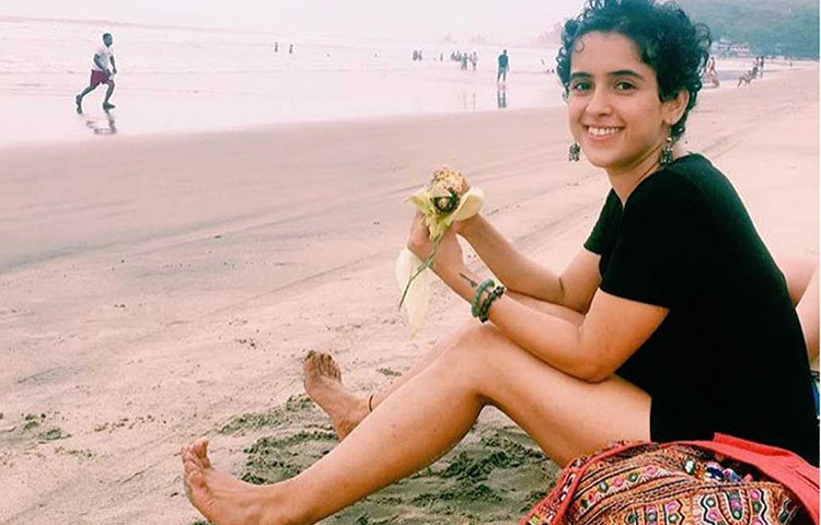 ছবি আঁকতে খুবই ভালবাসেন সানিয়া। অসম্ভব ভালবাসেন পোষ্য।