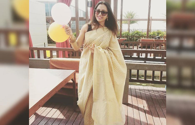 এক সাক্ষাৎকারে শ্বেতা বলেন, ‘ক্যারিয়ারে অনেক ভুল সিদ্ধান্ত নিয়েছি। অর্থের অভাবে খারাপ পথে চলে গিয়েছিলাম।’