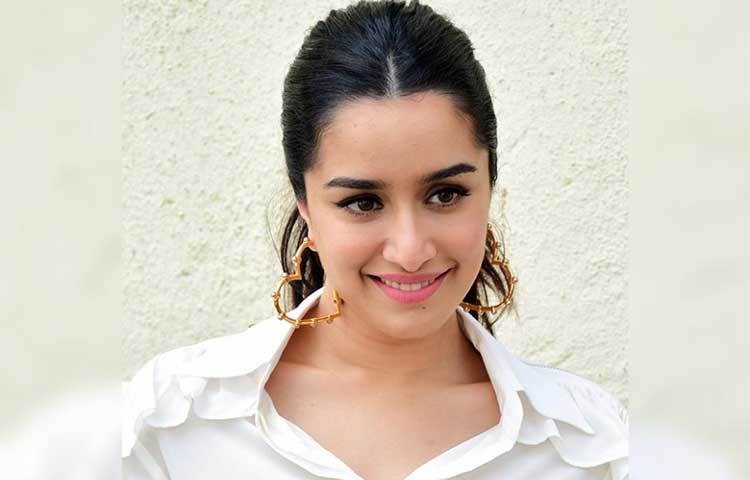 শ্রদ্ধা কাপুর : তিনি ছবি প্রতি ৬ থেকে ৭ কোটি টাকা আয় করেন।