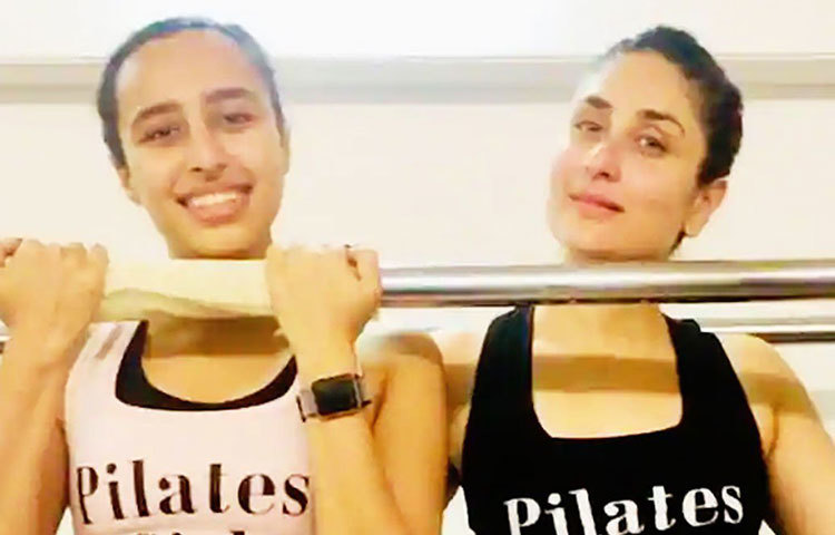 ছেলে তৈমুরের জন্মের সময় একটু মোটা হয়েছিলেন কারিনা কাপুর। তবে তার হাতে গোনা কয়েকদিনের মধ্যেই এক ঝটকায় ফের সাইজ জিরোতে চলে আসেন অভিনেত্রী। আর কঠিন এই কাজে বরাবরই কারিনাকে সাহায্য করে আসছেন নম্রতা পুরোহিত। তারকাদের ফিট করতে প্রত্যেক মাসে এই নম্রতা ৬৫ হাজার টাকা নেন।