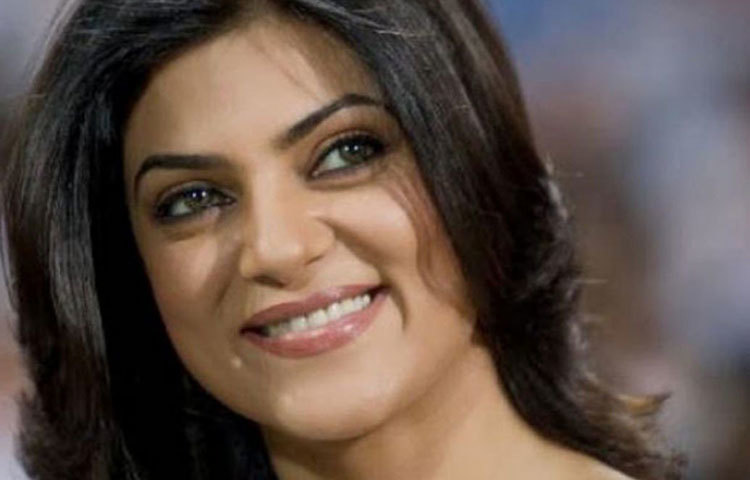 সুস্মিতা সেন : সুস্মিতার শখ আবার ‘ভয়ঙ্কর সুন্দর’। সাপের প্রতি তার যথেষ্ট প্রীতি রয়েছে।