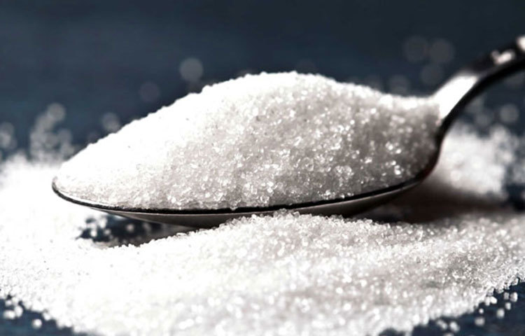 অতিরিক্ত চিনি আপনার ত্বকের ভয়ঙ্কর ক্ষতি করতে পারে। যতটা পারুন, কম চিনি খান। এতে ত্বকের ঔজ্জ্বল্য বজায় থাকবে।
