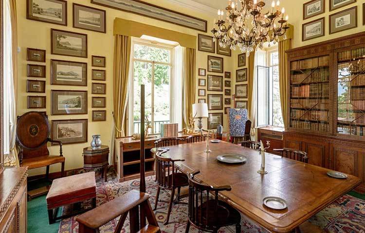 ভিলার ম্যাপ রুম এটি।