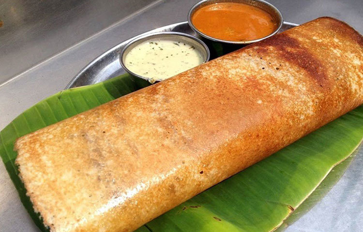 সনাতনী দক্ষিণ-ভারতীয় পদ দোসাও থাকার কথা দীপিকার বিয়ের মেন্যুতে। তবে তা হবে একেবারেই অন্য ধরনের।