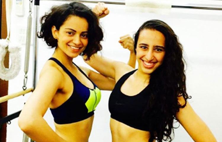 সিলভার স্ক্রিনে কঙ্গনা রানাউতকে সব সময়েই যেন প্রাণবন্ত মনে হয়। আর তার পিছনে হাত রয়েছে অনুশকা পুরোহিতের। যিনি কঙ্গনা রানাউতের ট্রেনার। কঙ্গনাও একবার বলেছিলেন যে, অনুশকা সব সময়েই তাকে অনুপ্রাণিত করেন। আর কঙ্গনার ফিটনেসের খেয়াল রাখতে অনুশকা প্রতি মাসে ৬৫ হাজার টাকা বেতন পান।