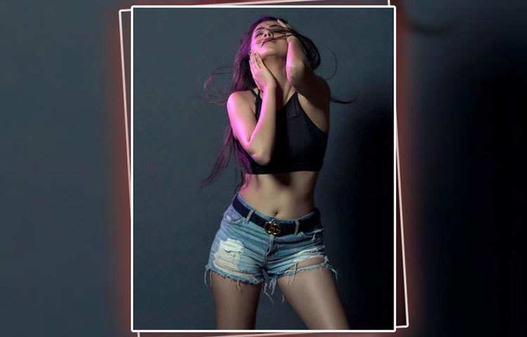 সারাবছর ফোটোশুটে ব্যস্ত থাকেন পূজা।