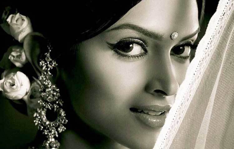 দীপিকা পাড়ুকোন : শাহরুখের বিপরীতেই ডেবিউ হয়েছিল দীপিকা পাড়ুকোনের। আর দীপিকা নিজেই একবার সংবাদমাধ্যমের কাছে বলেছিলেন যে, তিনি ‘ওম শান্তি ওম’ ছবিটির জন্য কোনো পারিশ্রমিক দাবি করেননি।