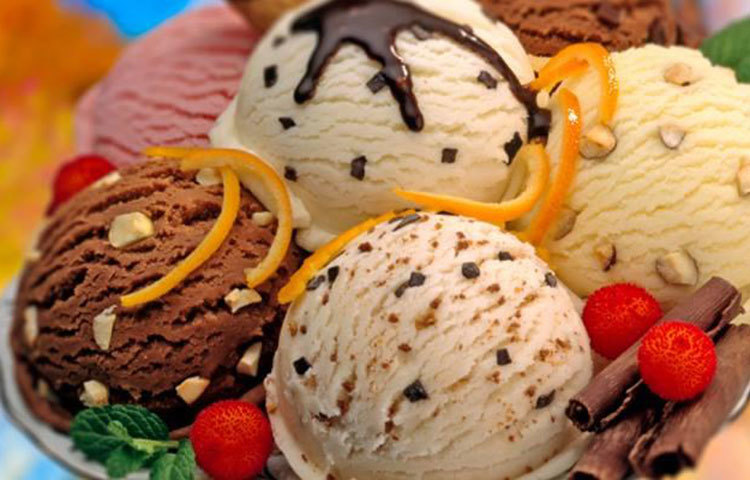 ডেইরি প্রোডাক্টের সঙ্গে ব্রণের একটা সম্পর্ক রয়েছে বলে মনে করছেন বিশেষজ্ঞরা। এক্ষেত্রে দুধ, টোনড দুধ, লো ফ্যাট মিল্ক এড়িয়ে যাওয়াই ভালো।