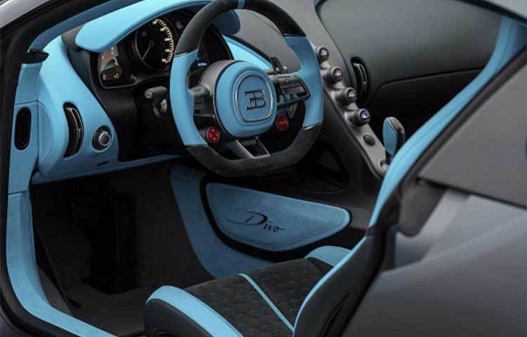 সারা বিশ্বের জন্য মাত্র ৪০টি গাড়ি তৈরি করা হয়েছে। বাজারে আসার সঙ্গে সঙ্গেই প্রায় সবকটি বিক্রি হয়ে গিয়েছে।