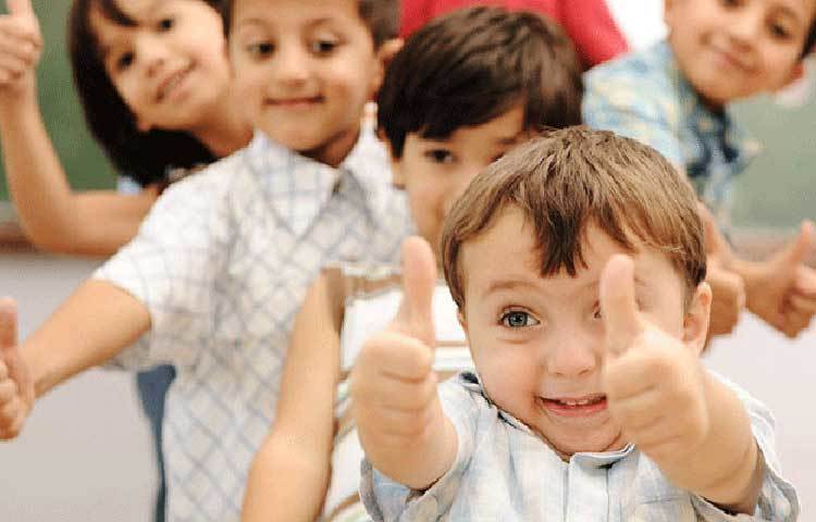 সন্তানকে যত বেশি সম্ভব নতুন অভিজ্ঞতার স্বাদ পাইয়ে দিন। এতে আপনার শিশুর সাহস ও আত্মবিশ্বাস পাল্লা দিয়ে বাড়বে।