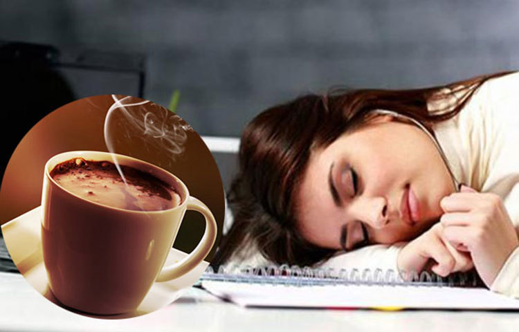 ক্লান্তি দূর করে : কফি ক্লান্তি দূর করে, সঙ্গে মৃত্যুর ঝুঁকি কমায়।