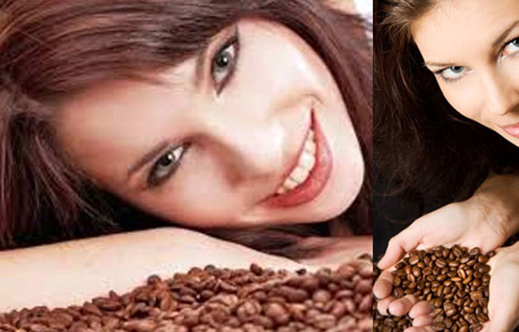 চুল পড়া কমাতে সাহায্য করে : সপ্তাহে একদিন কফি বিন অথবা কফি ডাস্ট জলে দিয়ে ফুটিয়ে ঠান্ডা করে চুলে লাগালে চুলপড়া কমে যাবে। চুল হবে উজ্জ্বল।