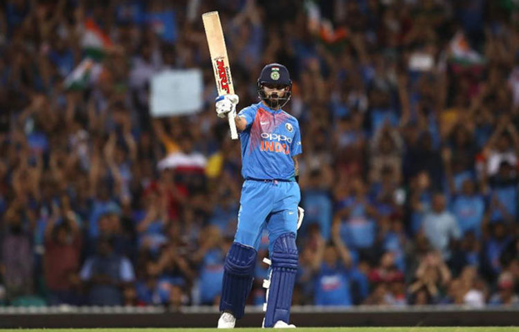 টি-টোয়েন্টি ক্রিকেটে এই নিয়ে ১৯ তম অর্ধশতরান করলেন বিরাট কোহলি।