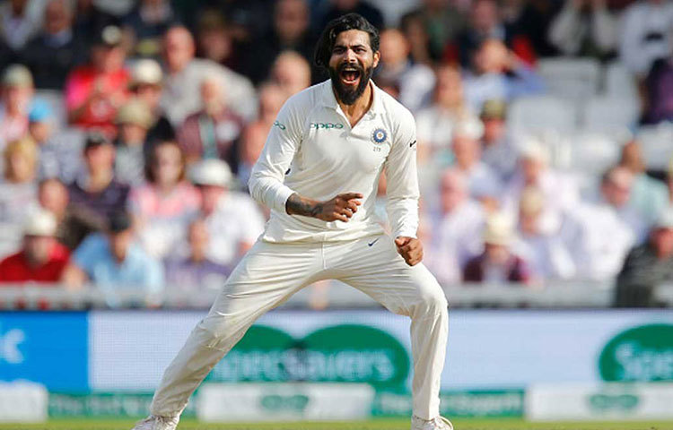 রবীন্দ্র জাদেজা : সম্প্রতি ইংল্যান্ড সফরে সুযোগ পেয়েই নিজের প্রতিভার পরিচয় দিয়েছেন। আইসিসির অলরাউন্ডারের তালিকায় দুই নম্বরে থাকা জাডেজাকে বাদ দেওয়ার কোনো প্রশ্নই ওঠে না।