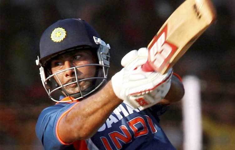 প্রবীণ কুমার : বলের উপর সুন্দর নিয়ন্ত্রণ রাখতে পারতেন। সুইংয়ে দক্ষতা জাতীয় দলের দরজা খুলে দিয়েছিল। কিন্তু, অফ ফর্ম সঙ্গে চোট আঘাত, বাদ পড়ে গেলেন দল থেকে। এখন রাজ্য দলে সুযোগ পেতেই সমস্যায়।