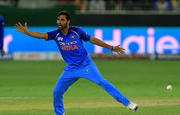 ভুবনেশ্বর কুমার : গত ইংল্যান্ড সফরে চোটের কারণে দলে ছিলেন না। এশিয়া কাপে ফিরে এসেই দুর্দান্ত পারফর্ম দিয়েছেন। আসন্ন বিশ্বকাপে ইংল্যান্ডের পরিবেশে তাকে সামলানো কঠিন হবে বিপক্ষ দলের ক্ষেত্রে।