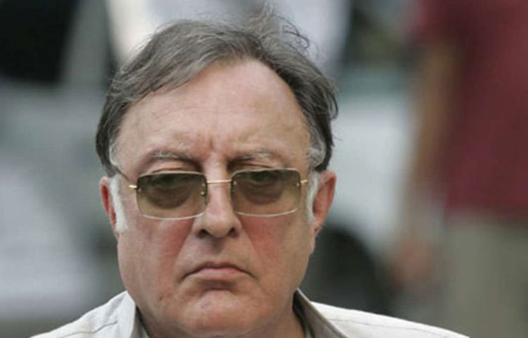 মনসুর আলি খান পতৌদি : মোট ৪৬ টি টেস্টে দেশের হয়ে খেলেছেন। যার মধ্যে ৪০টি ম্যাচে তিনি অধিনায়ক ছিলেন। মাত্র ২১ বছর বয়সে দেশের অধিনায়ক হন নবাব পতৌদি। ১৯৯১ সালে কংগ্রেসের ভোপালে প্রার্থী হয়েছিলেন। কিন্তু হারের পর আর তাকে রাজনীতির ময়দানে দেখা যায়নি।