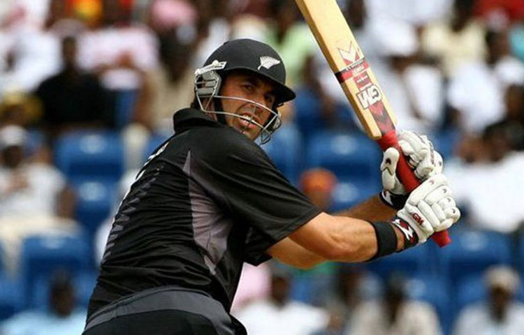 স্টিফেন ফ্লেমিং : নিউজিল্যান্ডের ক্রিকেটার তিনি। ব্লাক ক্যাপসদের হয়ে ২৮০ টি একদিনের ম্যাচে ৮০০০-এর বেশি রান করলেও ভারতের বিরুদ্ধে শতরান করতে পারেননি প্রাক্তন কিউই অধিনায়ক স্টিফেন ফ্লেমিং। মেন ইন বøুজদের বিরুদ্ধে ৪০ টি একদিনের ম্যাচ খেললেও কোনো শতরান করেননি তিনি।