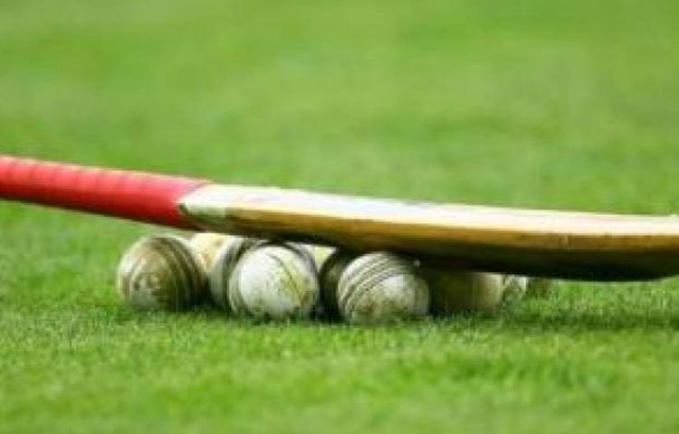 অস্ট্রেলিয়ার ক্রিকেটার জন ম্যাকলারেন ডায়াবেটিসে আক্রান্ত হয়ে খেলা চালিয়ে গিয়েছিলেন বেশ কিছু বছর। কিন্তু তারপরই ১৯২১ সালে তিনি মারা যান। কুইন্সল্যান্ডের হয়ে ৩৩টি প্রথম শ্রেণির ম্যাচ খেলেছেন তিনি।