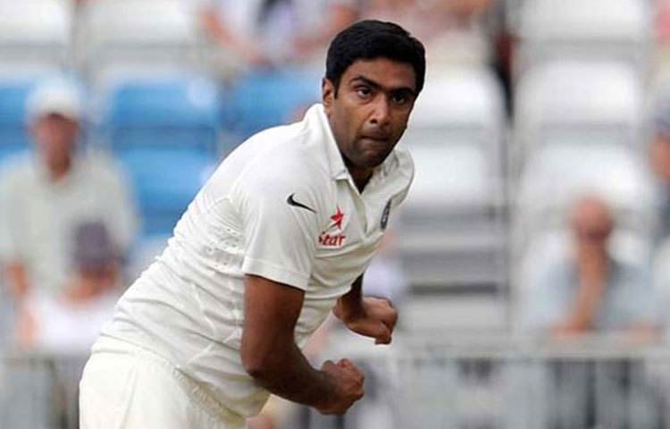 রবিচন্দ্রন অশ্বিন : ২০১১ সালে ওয়েস্ট ইন্ডিজের বিরুদ্ধে টেস্ট অভিষেকে ম্যাচে ১২৮ রানের বিনিময়ে ৯টি উইকেট নিয়ে ম্যাচের সেরা হন রবিচন্দ্রন অশ্বিন।