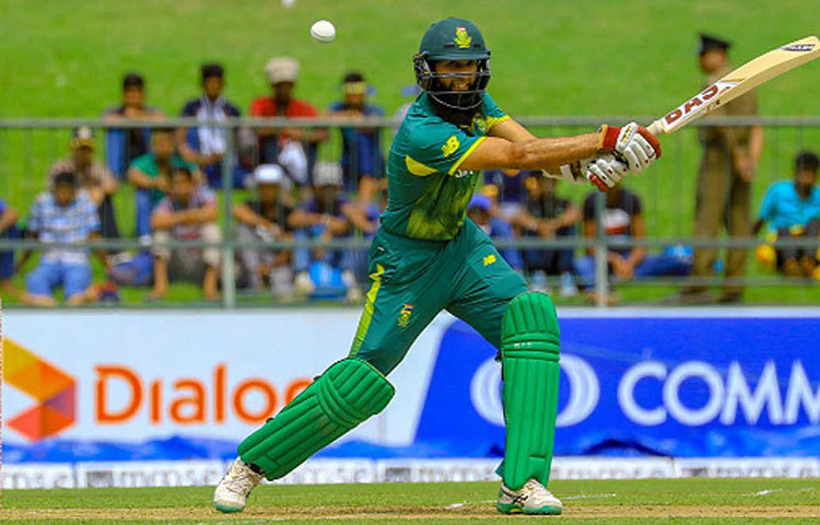 হাশিম আমলা : দক্ষিণ আফ্রিকার নিয়মিত ক্রিকেটার তিনি। কিন্তু, শ্রীলঙ্কার বিরুদ্ধে খেলতে গিয়ে হাতে গুরুতর চোট পান।