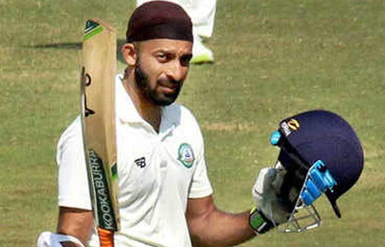 ফৈয়জ ফজল : তাকে অন্যতম ভাগ্যহীন ক্রিকেটার বলা চলে। মাত্র একটি ম্যাচে সুযোগ পেয়েছিলেন, করেছিলেন ৫৫ রান। কিন্তু, শিখর-রোহিতদের সাফল্য জাতীয় দলে ফজলের দরজা বন্ধ কার্যত বন্ধ করে দেয়।