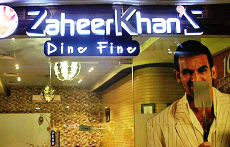 হোটেল ইন্ডাস্ট্রিতে পা রাখতে না রাখতেই নাম করে ফেলেছিলেন জহির খান। ২০০৪ সালে পুণের লুল্লানগরে নিজের প্রথম রেস্তরাঁ ‘জেডকেস’ উদ্বোধন করেন জহির। ২০১৩ সালে পুণেতেই ‘জাহির খানস ডাইন ফাইন’ নামে আর একটি রেস্তরাঁরও খোলেন এই ক্রিকেটার। এ ছাড়া ‘ব্যাঙ্কোয়েট ফয়্যার’ নামে একটি ব্যাঙ্কোয়েটও রয়েছে জহিরের।