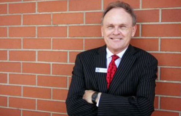 ডায়াবেটিসে আক্রান্ত হয়ে নিউ সাউথ ওয়েলসের হয়ে ছয় বছর ক্রিকেট খেলেছেন ডার্ক ওয়েলহ্যাম। সব মিলিয়ে খেলেছেন ২২টি ম্যাচ।