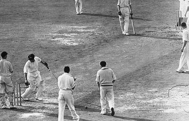 ১৯০২ সালে ম্যাঞ্চেস্টারে অস্ট্রেলিয়া ইংল্যান্ডকে হারিয়েছিল ৩ রানে।