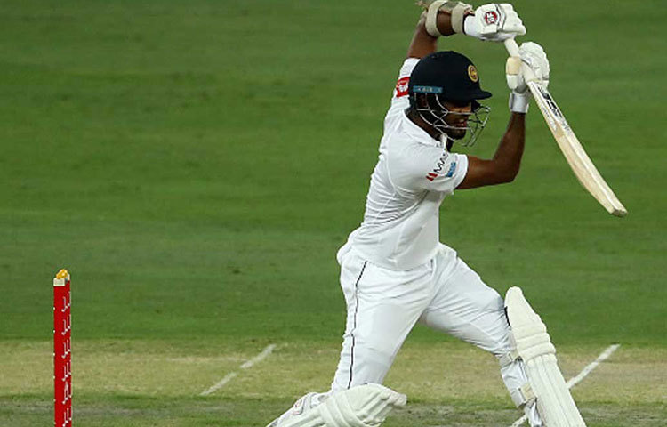 দীনেশ চান্ডিমাল : শ্রীলঙ্কার এই ভরসার ব্যাটসম্যানটি বর্তমানে আট নম্বরে রয়েছেন। বিশ্বের অষ্টম সেরা ব্যাটসম্যানটি সেরার সেরা একাদশের ছয় নম্বরের জন্য উপযুক্ত।