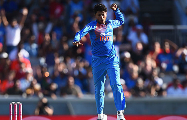 কুলদীপ যাদব : চ্যায়নাম্যান বোলারটি যেন প্রতি দিনই পরিণত হয়ে উঠছেন। ইংল্যান্ডের মতো স্যাঁতসেতে পরিবেশে কুলদীপকে সামলানো বিপক্ষের কাছে বড় চ্যালেঞ্জ হয়ে উঠবে।