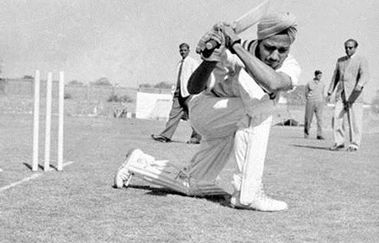 এজি মিলখা সিংহ : ১৯৬০ সালের ১৩ জানুয়ারি অস্ট্রেলিয়ার বিরুদ্ধে চেন্নাইতে প্রথম ম্যাচ। ১৮ বছর ১৩ দিনে খেলা প্রথম ম্যাচের প্রথম ইনিংসে ১৬ এবং দ্বিতীয় ইনিংসে ৯ রান করেন। খেলেছেন মাত্র চারটি টেস্ট।