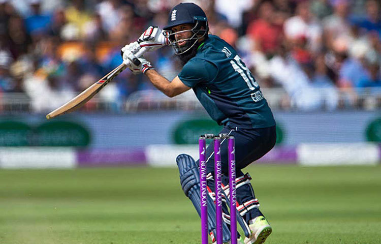 মইন আলি : ইংল্যান্ডের বাঁহাতি এই ব্যাটসম্যান গুরুত্বপূর্ণ সময় দ্রুত উইকেট তুলে নেওয়ার ক্ষমতা রাখেন। সেরা স্কোর ১২৮। দখল করেছেন ৭৮টি উইকেট।