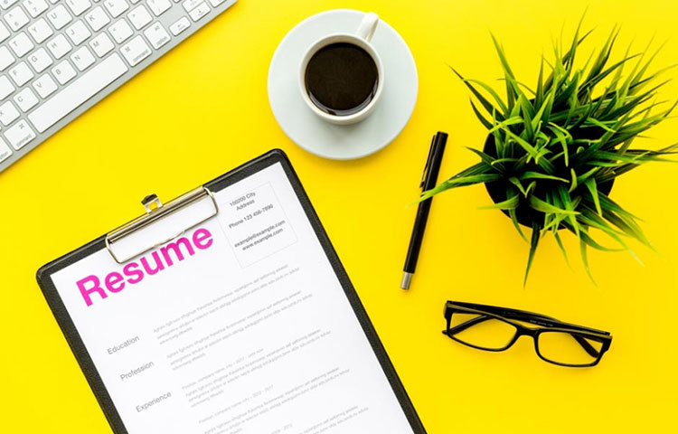 আগে করা কাজের কথা খুব অল্প কথায় উল্লেখ করে দিন সিভি-তে। সঙ্গে আপনার কী দায়িত্ব ছিল তাও।