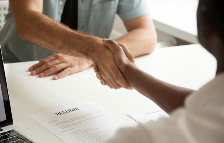 জানতে না চাইলে, ‘এক্সপেকটেড স্যালারি’ কখনওই উল্লেখ করা উচিত নয় সিভি-তে।