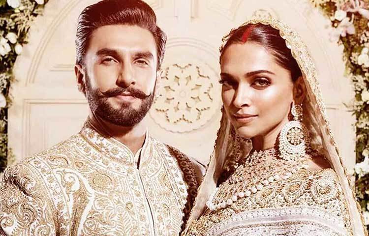 বলিউডের আলোচিত জুটি দীপিকা ও রণবীরের বিয়ে হয়েছে। দেশে ফিরে একের পর এক তাক লাগানো রিসেপশন পার্টি দিয়েই চলেছেন তারা। প্রথমে বেঙ্গালুরু। ঠিক তার পরেই গতকালই মুম্বাইতে রিসেপশন পার্টি দিয়েছেন দীপিকা পাড়–কোন এবং রণবীর সিংহ।