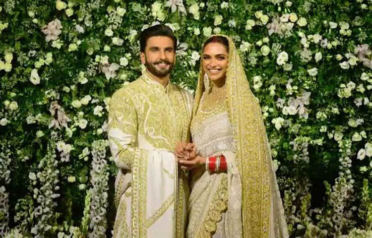 ২৮ নভেম্বর মুম্বাইতে রণবীর আর দীপিকার রিসেপশন পার্টির আয়োজন করেছিলেন রণবীর সিংয়ের দিদি ঋতিকা ভবনানি। আর বেঙ্গালুরুর পার্টির আয়োজক ছিলেন দীপিকার বাবা প্রকাশ পাড়ুকোন।