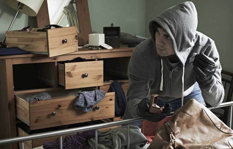 চুরি, ছিনতাই, ডাকাতি হলেও টাকা ফেরত পাওয়া যাবে।