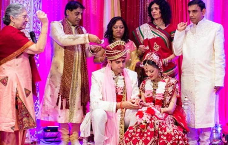 হবু বর বা কনে দুর্ঘটনাজনিত কারো মৃত্যু হলে রক্তের সম্পর্কের যে আত্মীয়ের কথা বিমায় উল্লেখ থাকবে, তিনি ক্ষতিপূরণ পাবেন।