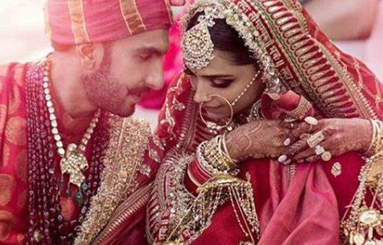 আনুষ্ঠানিকভাবে একে অপরের সঙ্গে জুড়ে গেল দীপিকা ও রণবীরের নাম।