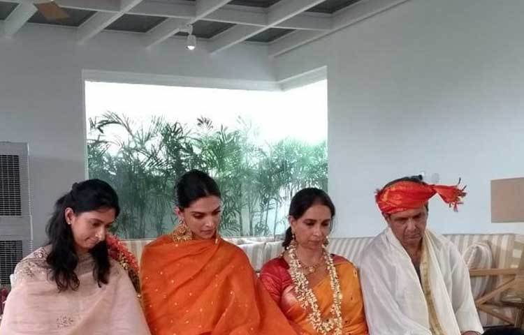 দীপিকার নন্দী পুজোর এই ছবিটি বৃহস্পতিবারই সামনে আসে।