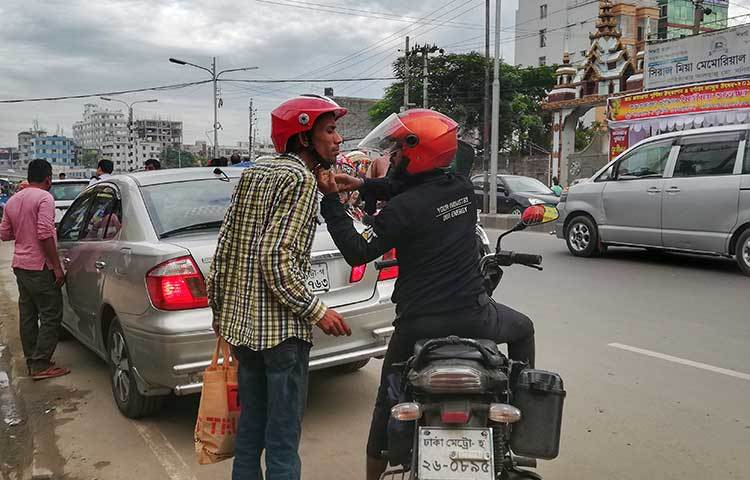 ধর্মঘটে অ্যাপ ভিত্তিক মটর সাইকেলের কদর বাড়ছে। ছবি : মাহবুব আলম